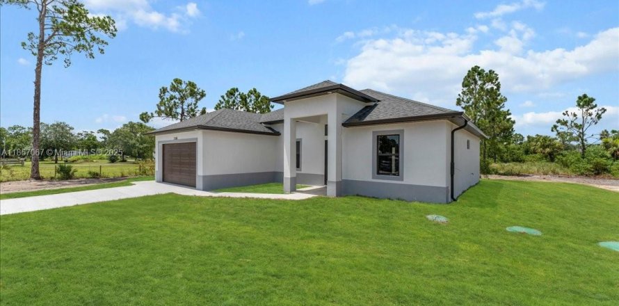 House in LaBelle, Florida 4 bedrooms № 1882109