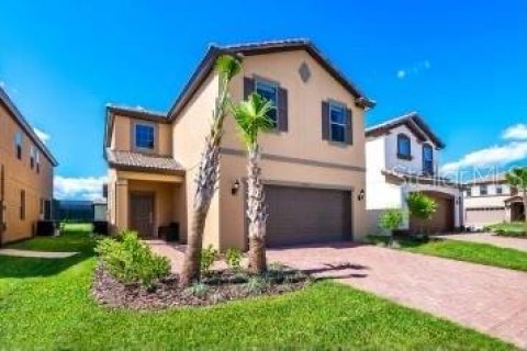 Casa en venta en Kissimmee, Florida, 5 dormitorios, 231.51 m2 № 1877308 - foto 1