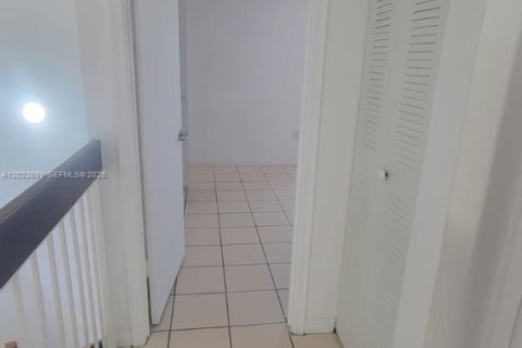 Снять в аренду виллу или дом в Хайалиа, Флорида 2 спальни, 85.93м2, № 2089410 - фото 17