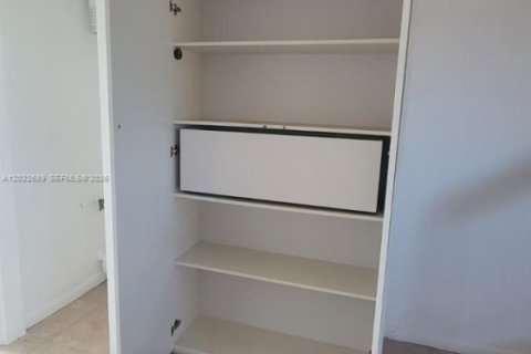 Снять в аренду виллу или дом в Хайалиа, Флорида 2 спальни, 85.93м2, № 2089410 - фото 10