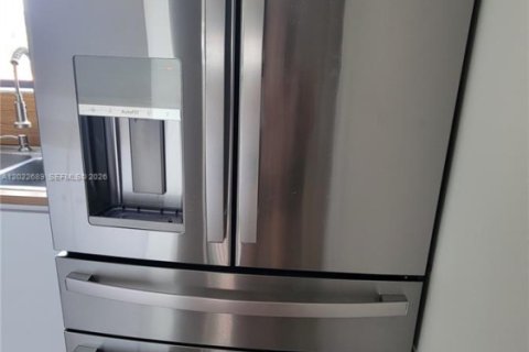 Снять в аренду виллу или дом в Хайалиа, Флорида 2 спальни, 85.93м2, № 2089410 - фото 7