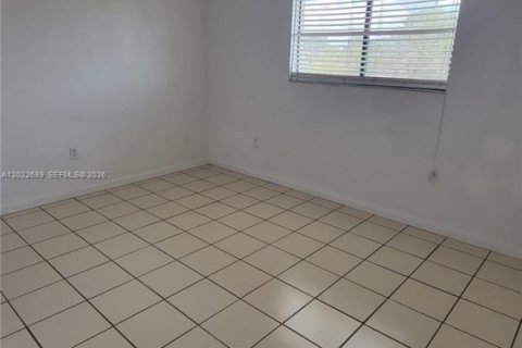 Снять в аренду виллу или дом в Хайалиа, Флорида 2 спальни, 85.93м2, № 2089410 - фото 13