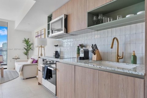 Condo in Miami, Florida, 1 bedroom  № 2081011 - photo 18