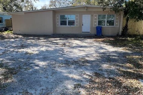 Casa en alquiler en Tampa, Florida, 4 dormitorios, 130.06 m2 № 1883169 - foto 2