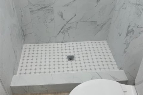 Casa en alquiler en Tampa, Florida, 4 dormitorios, 130.06 m2 № 1883169 - foto 12