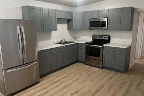 Casa en alquiler en Tampa, Florida, 4 dormitorios, 130.06 m2 № 1883169 - foto 6