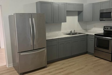 Casa en alquiler en Tampa, Florida, 4 dormitorios, 130.06 m2 № 1883169 - foto 4