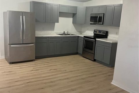 Casa en alquiler en Tampa, Florida, 4 dormitorios, 130.06 m2 № 1883169 - foto 3