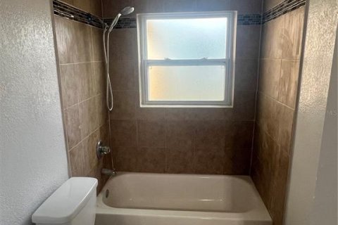 Casa en alquiler en Tampa, Florida, 4 dormitorios, 130.06 m2 № 1883169 - foto 19