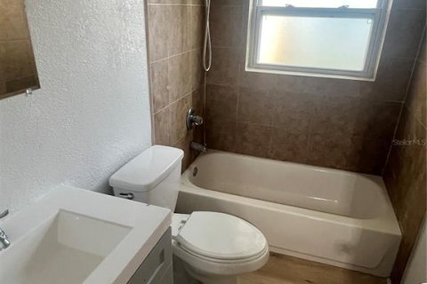 Casa en alquiler en Tampa, Florida, 4 dormitorios, 130.06 m2 № 1883169 - foto 18