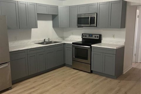 Casa en alquiler en Tampa, Florida, 4 dormitorios, 130.06 m2 № 1883169 - foto 5