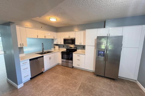 Copropriété à vendre à Pompano Beach, Floride: 2 chambres, 113.53 m2 № 2256448 - photo 3