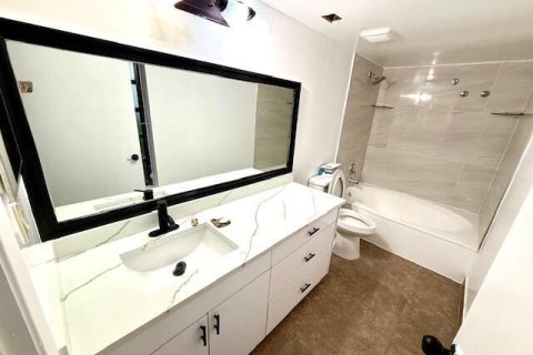 Copropriété à vendre à Pompano Beach, Floride: 2 chambres, 113.53 m2 № 2256448 - photo 2
