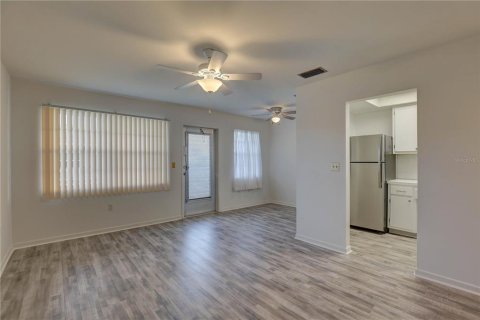 Condo in Saint Petersburg, Florida, 1 bedroom  № 1826726 - photo 6