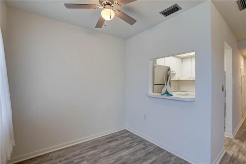 Condo in Saint Petersburg, Florida, 1 bedroom  № 1826726 - photo 12