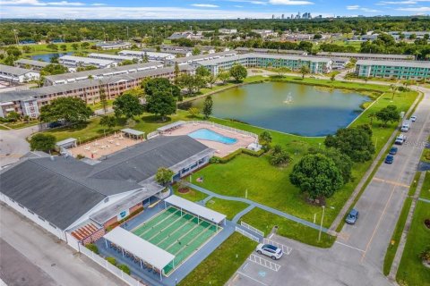 Condo in Saint Petersburg, Florida, 1 bedroom  № 1826726 - photo 19
