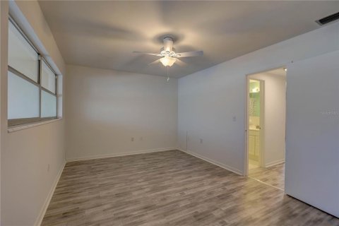 Condo in Saint Petersburg, Florida, 1 bedroom  № 1826726 - photo 10