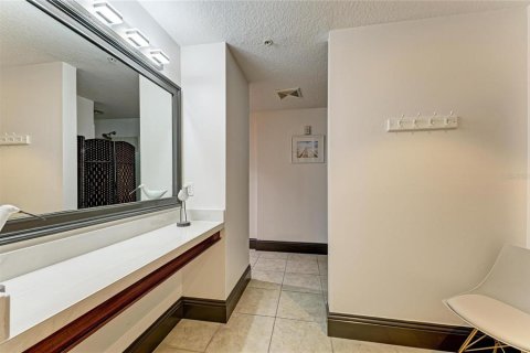 Copropriété à vendre à Sarasota, Floride: 2 chambres, 100.71 m2 № 2195302 - photo 21
