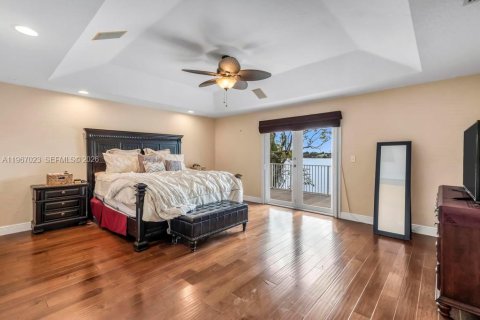 Купить виллу или дом в Пемброк-Пайнс, Флорида 4 спальни, 342.44м2, № 2029454 - фото 24