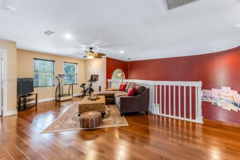 Купить виллу или дом в Пемброк-Пайнс, Флорида 4 спальни, 342.44м2, № 2029454 - фото 17