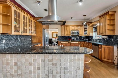 Купить виллу или дом в Пемброк-Пайнс, Флорида 4 спальни, 342.44м2, № 2029454 - фото 7