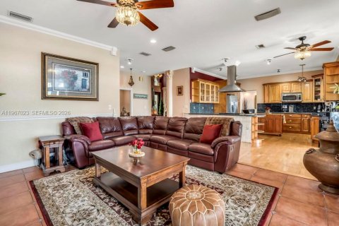 Купить виллу или дом в Пемброк-Пайнс, Флорида 4 спальни, 342.44м2, № 2029454 - фото 10