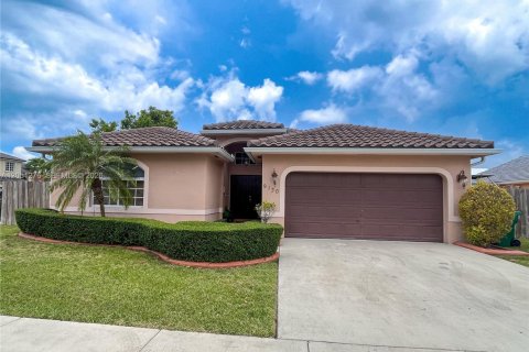 House in Miami, Florida 4 bedrooms, 186.18 sq.m. № 2248062