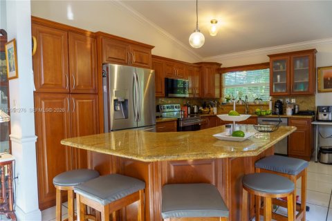 House in Miami, Florida 4 bedrooms, 186.18 sq.m. № 2248062 - photo 22