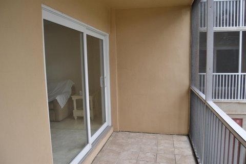 Купить кондоминиум в Форт-Лодердейл, Флорида 3 комнаты, 62.24м2, № 2245571 - фото 14