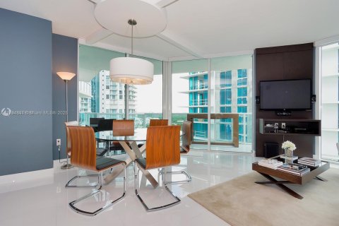 Condo in Sunny Isles Beach, Florida, 3 bedrooms  № 2012746 - photo 5