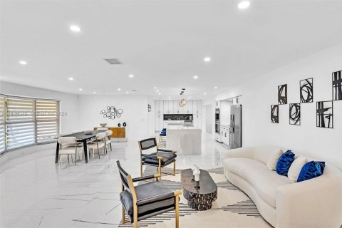 Купить виллу или дом в Холливуд, Флорида 7 спален, 277.96м2, № 2004079 - фото 9