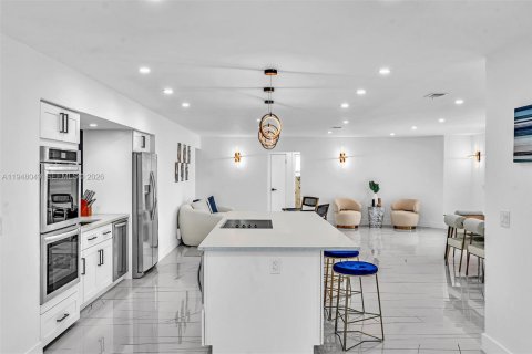 Купить виллу или дом в Холливуд, Флорида 7 спален, 277.96м2, № 2004079 - фото 29