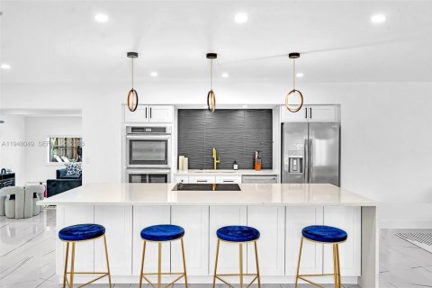 Купить виллу или дом в Холливуд, Флорида 7 спален, 277.96м2, № 2004079 - фото 17