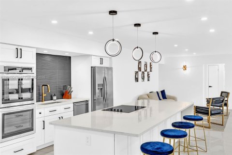 Купить виллу или дом в Холливуд, Флорида 7 спален, 277.96м2, № 2004079 - фото 28