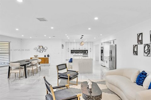 Купить виллу или дом в Холливуд, Флорида 7 спален, 277.96м2, № 2004079 - фото 10