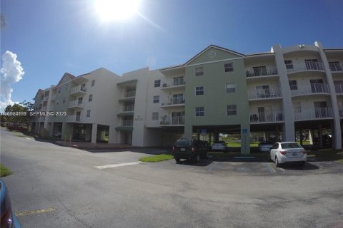 Villa ou maison à Cutler Bay, Floride 2 chambres, 91.04 m2 № 1984240