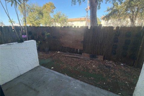 Touwnhouse à vendre à Lauderhill, Floride: 2 chambres, 93.18 m2 № 1961567 - photo 29