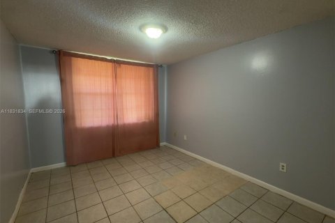 Touwnhouse à vendre à Lauderhill, Floride: 2 chambres, 93.18 m2 № 1961567 - photo 20