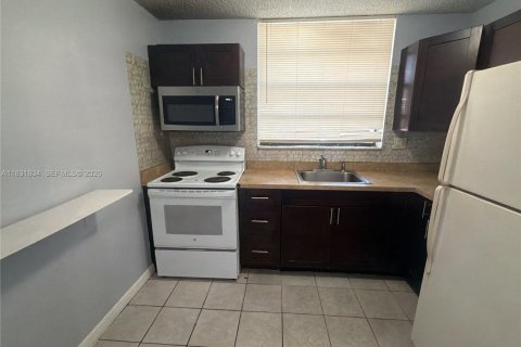 Touwnhouse à vendre à Lauderhill, Floride: 2 chambres, 93.18 m2 № 1961567 - photo 25