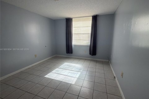 Touwnhouse à vendre à Lauderhill, Floride: 2 chambres, 93.18 m2 № 1961567 - photo 23