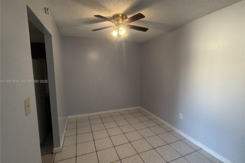 Touwnhouse à vendre à Lauderhill, Floride: 2 chambres, 93.18 m2 № 1961567 - photo 28