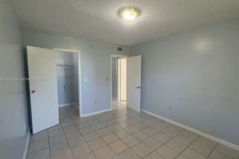 Touwnhouse à vendre à Lauderhill, Floride: 2 chambres, 93.18 m2 № 1961567 - photo 18