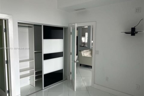 Condominio en alquiler en Miami, Florida, 1 dormitorio, 63.73 m2 № 2066096 - foto 7