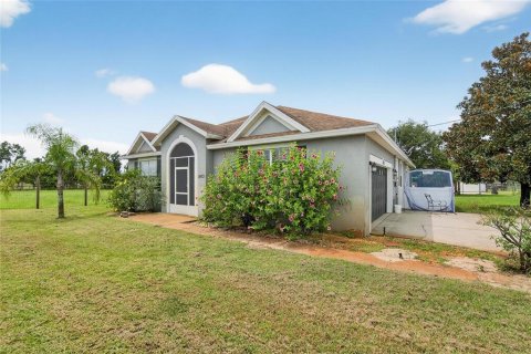 Casa en venta en Lake Wales, Florida, 7 dormitorios, 201.6 m2 № 1904894 - foto 1