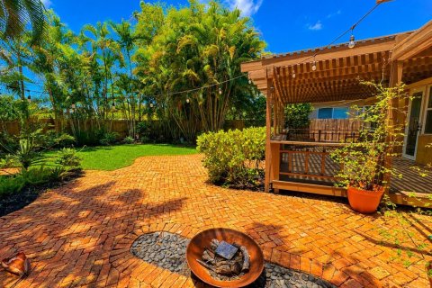 House in Fort Lauderdale, Florida 2 bedrooms, 102.01 sq.m. № 2175901 - photo 10