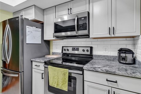 Copropriété à louer à Tampa, Floride: 2 chambres, 91.42 m2 № 2196215 - photo 9