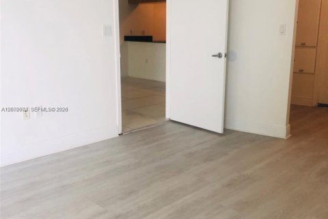 Copropriété à vendre à Miami, Floride: 1 chambre, 76.64 m2 № 2066343 - photo 7