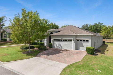 House in Clermont, Florida 3 bedrooms, 237.27 sq.m. № 2209395 - photo 2