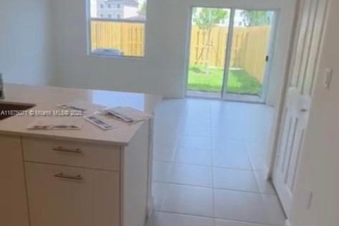 Touwnhouse à louer à Miami, Floride: 3 chambres, 129.41 m2 № 1926208 - photo 6