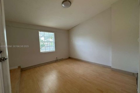 Villa ou maison à louer à Fort Lauderdale, Floride: 3 chambres, 90.58 m2 № 1987759 - photo 16